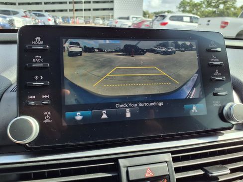 Used 2018 Honda Accord EX image 6