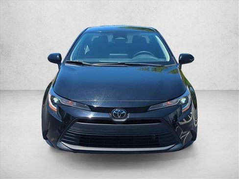 Used 2024 Toyota Corolla LE FWD image 2