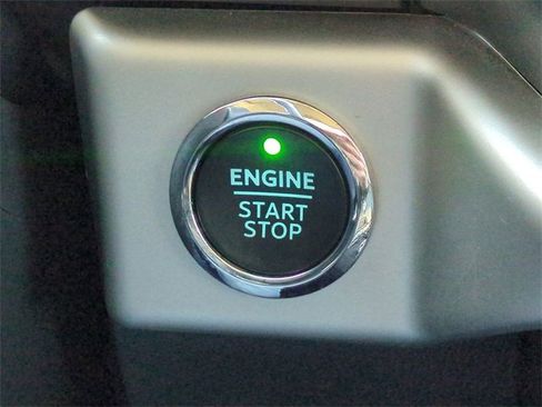 Certified 2023 Ford Expedition XLT image 28