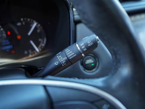 Used 2017 Cadillac XT5 Luxury w/ Driver Awareness Package image 33