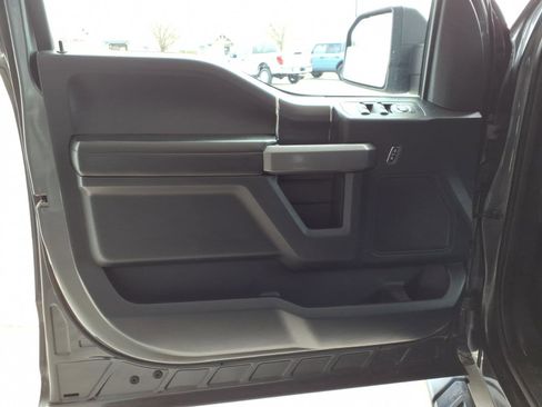 Used 2019 Ford F150 XLT w/ Equipment Group 302A Luxury image 4