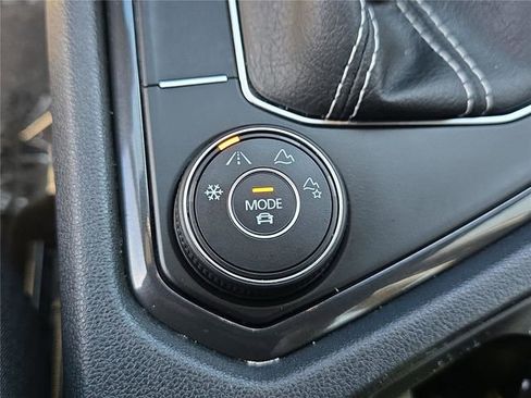 Used 2023 Volkswagen Tiguan SEL R-Line image 22