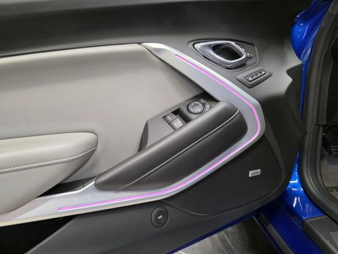 Used 2017 Chevrolet Camaro SS RWD image 4