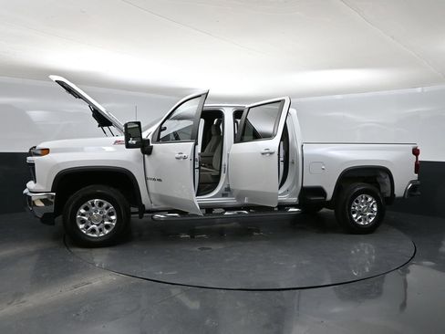 Used 2024 Chevrolet Silverado 3500 LT w/ Z71 Off-Road Package image 40