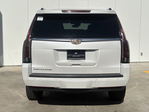 Used 2020 Cadillac Escalade Platinum image 8