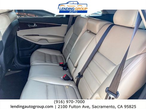 Used 2017 Kia Sorento EX w/ EX Premium Package FWD image 17