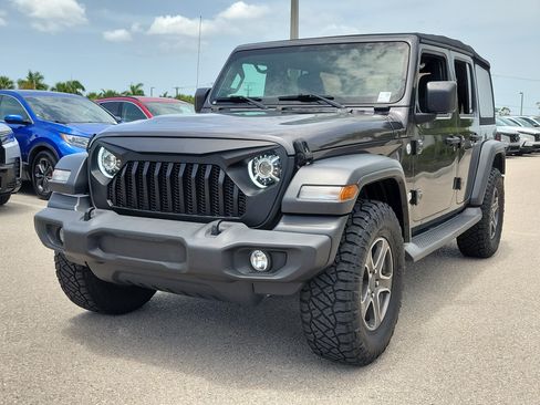 Used 2019 Jeep Wrangler Unlimited Sport S AWD/4WD image 3