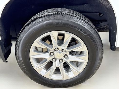 Used 2020 Chevrolet Silverado 1500 LTZ w/ LTZ Premium Package image 33