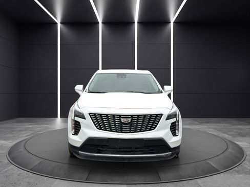 Used 2023 Cadillac XT4 Luxury image 2