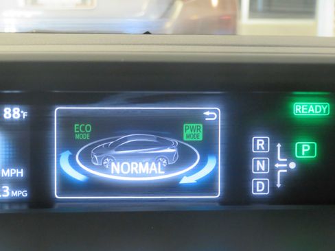 Used 2018 Toyota Prius Prime Premium FWD image 48