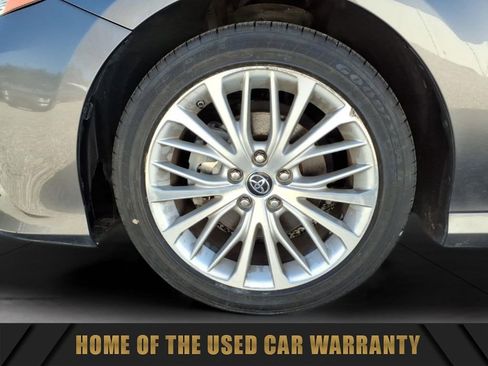 Used 2018 Toyota Camry XLE image 11