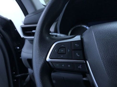 Certified 2023 Toyota Highlander L image 24