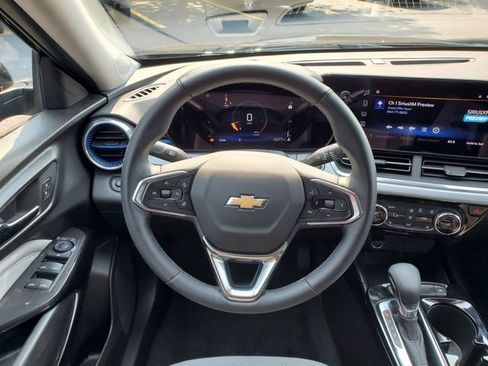 Used 2024 Chevrolet Trax LT w/ Driver Confidence Package FWD image 16