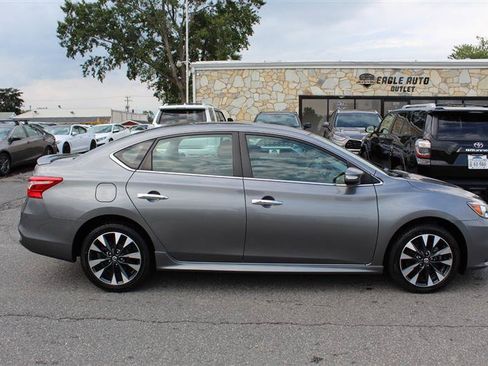 Used 2019 Nissan Sentra SR FWD image 8