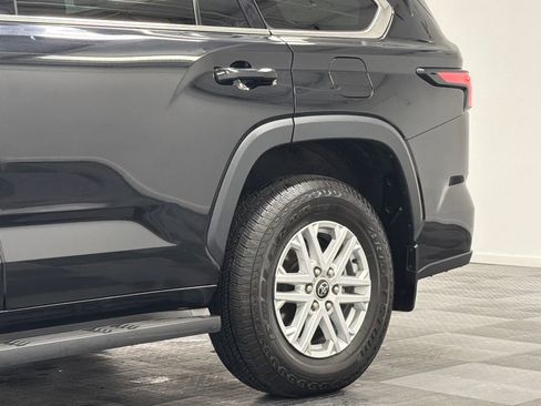 Used 2023 Toyota Sequoia SR5 w/ SR5 Premium Package image 5