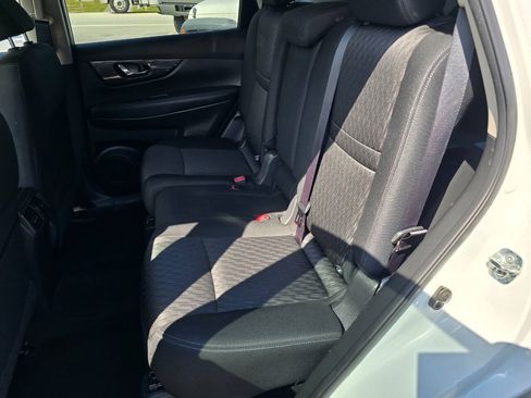 Used 2018 Nissan Rogue SV AWD/4WD image 21