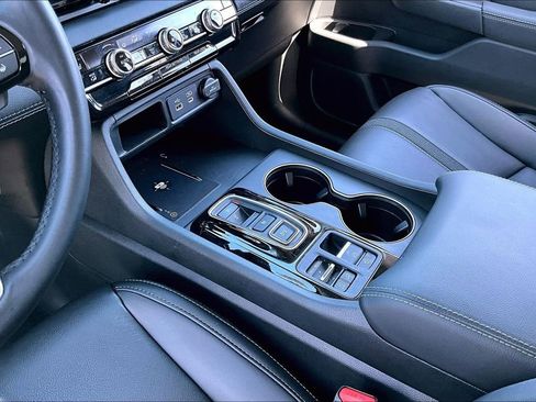 Used 2025 Honda Pilot EX-L image 15