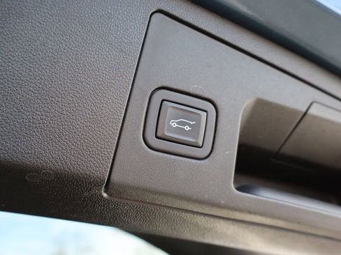 Used 2024 Cadillac XT4 Sport image 39