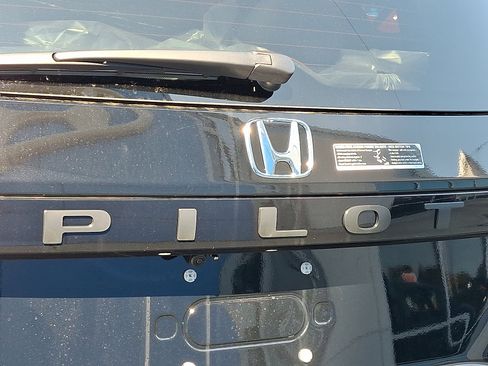 New 2025 Honda Pilot Black Edition image 11