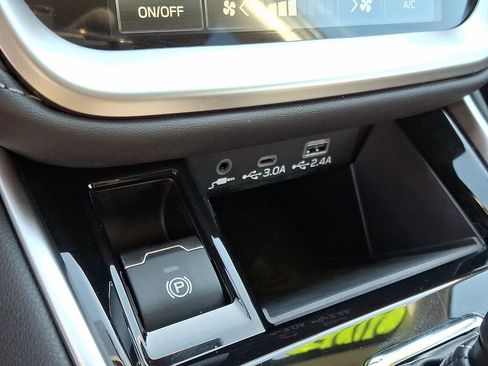 Used 2025 Subaru Outback Premium image 26