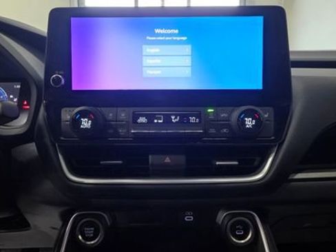 Used 2025 Toyota Grand Highlander XLE image 18