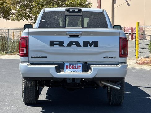 New 2026 RAM 2500 Laramie AWD/4WD image 4