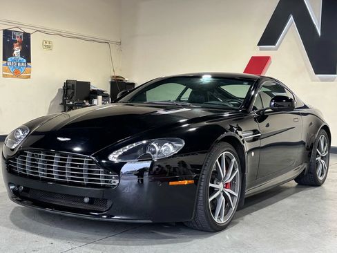 Used 2010 Aston Martin V8 Vantage Coupe RWD image 1