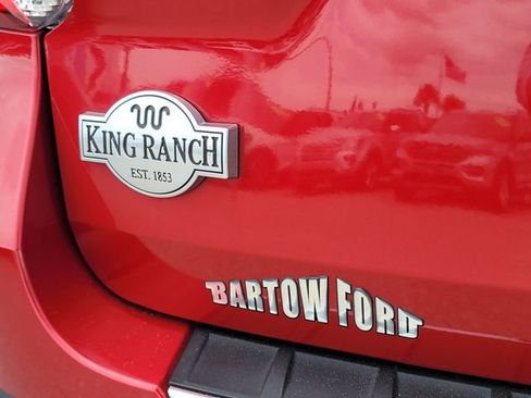 Used 2022 Ford Explorer King Ranch w/ Premium Technology Package AWD/4WD image 9