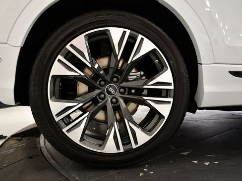 New 2026 Audi Q8 Premium Plus image 16