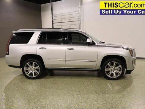 Used 2017 Cadillac Escalade Platinum image 8