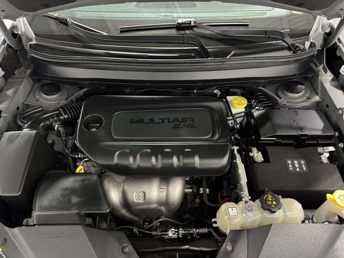 Used 2023 Jeep Cherokee Altitude Lux AWD/4WD image 35