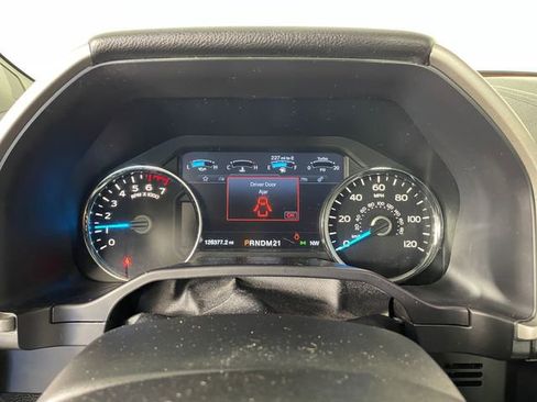 Used 2015 Ford F150 Lariat w/ Equipment Group 502A Luxury AWD/4WD image 3