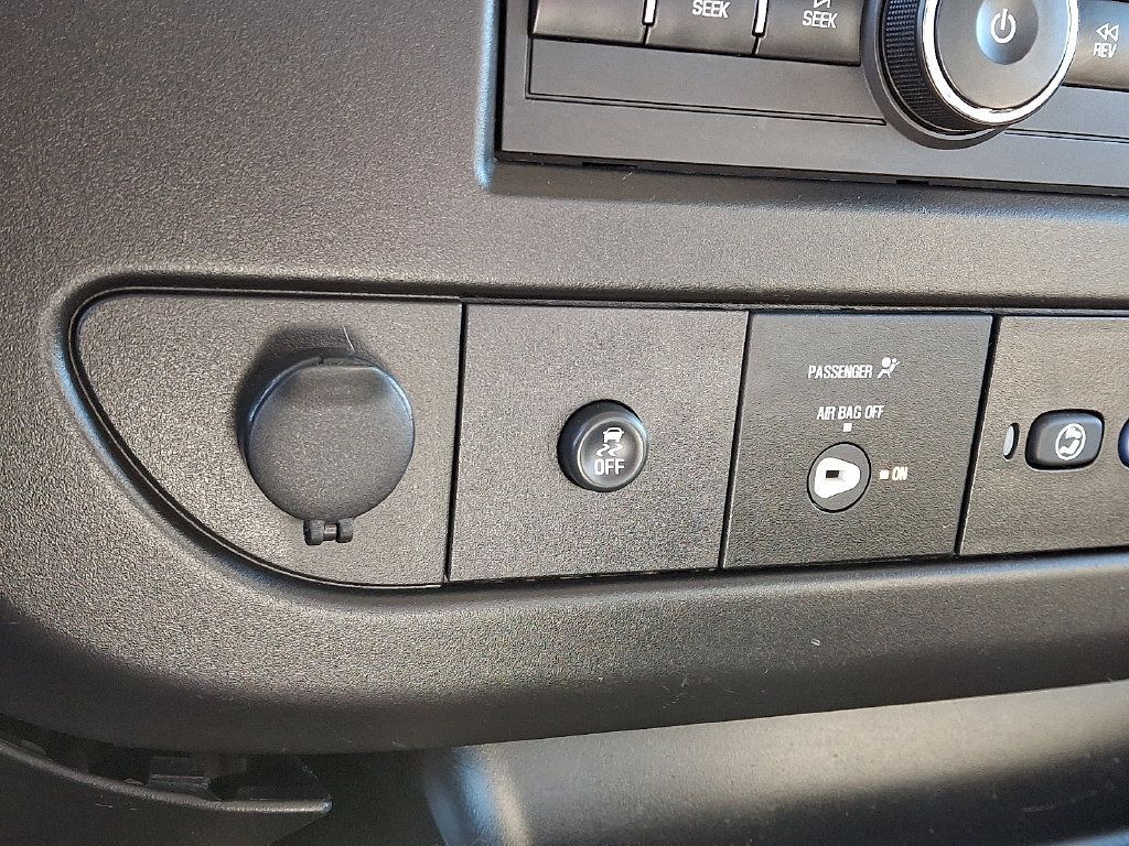 Used 2023 Chevrolet Express 3500 RWD image 18