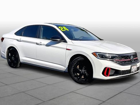 Used 2024 Volkswagen Jetta GLI Autobahn image 2