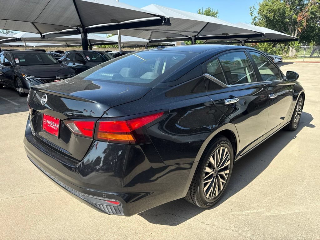 Certified 2025 Nissan Altima 2.5 SV FWD image 8