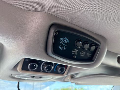 Used 2013 Chevrolet Express 1500 AWD image 18