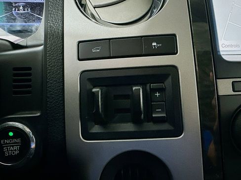 Used 2017 Ford Expedition Limited image 42