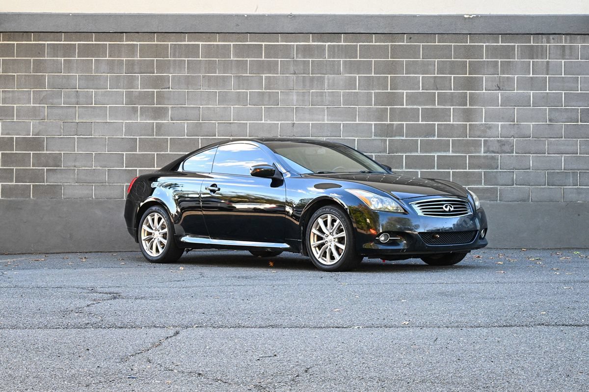 Used 2011 INFINITI G37 x Coupe w/ Premium Pkg AWD/4WD image 2