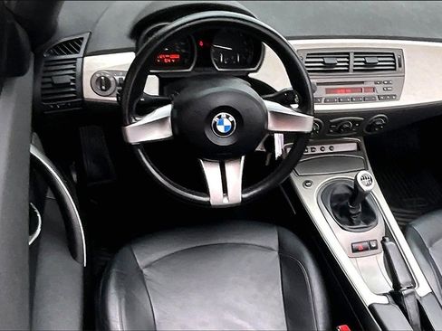 Used 2003 BMW Z4 3.0i image 9