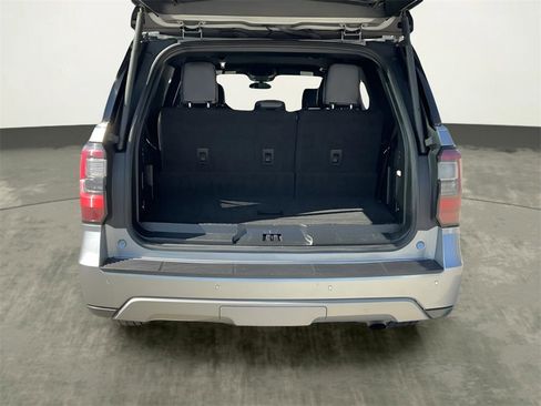 Used 2020 Ford Expedition Limited image 20