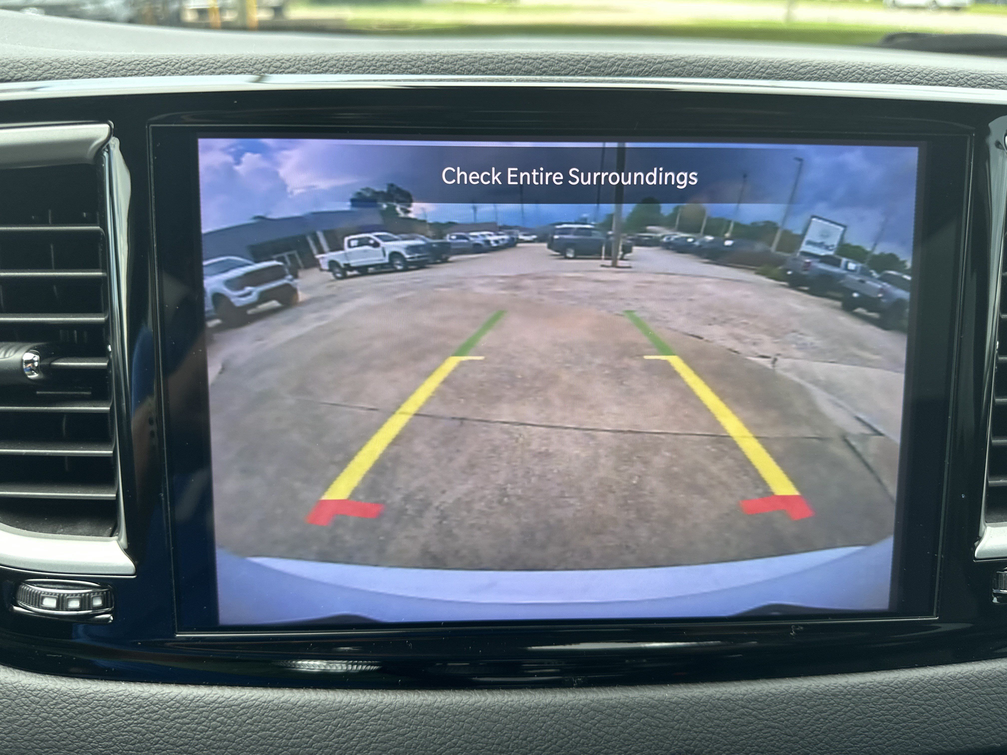 Used 2025 Chrysler Pacifica Select FWD image 29