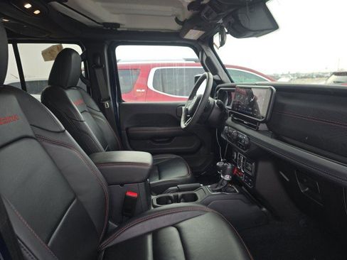 Used 2025 Jeep Wrangler Unlimited Rubicon w/ Safety Group image 7