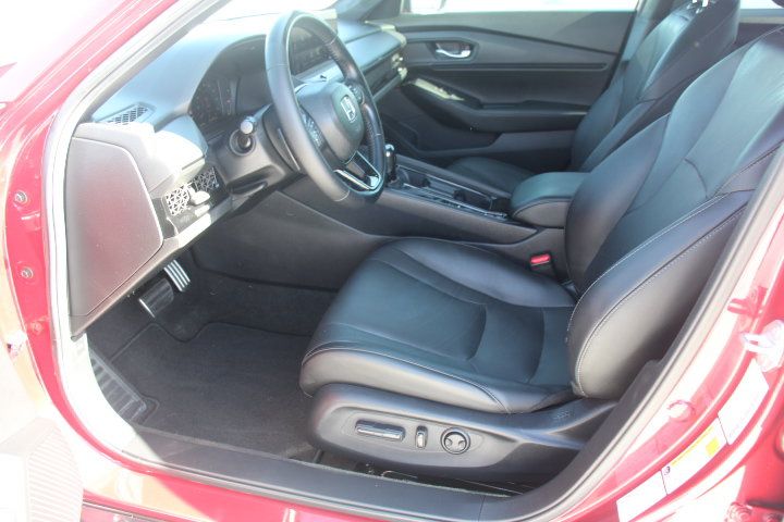 Used 2025 Honda Accord Sport image 11