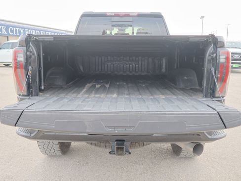 Used 2024 GMC Sierra 2500 AT4X image 21