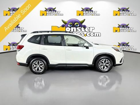 Used 2024 Subaru Forester Premium AWD/4WD image 4