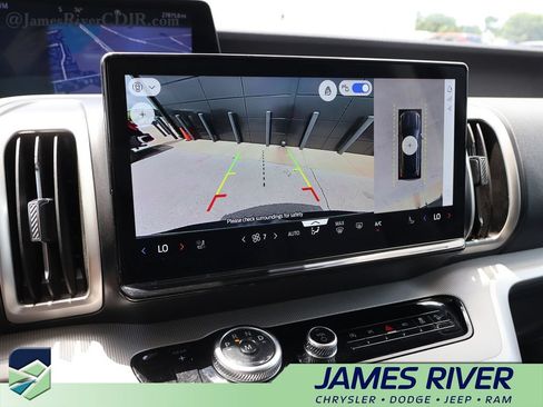 Used 2025 Ford Expedition Active AWD/4WD image 37