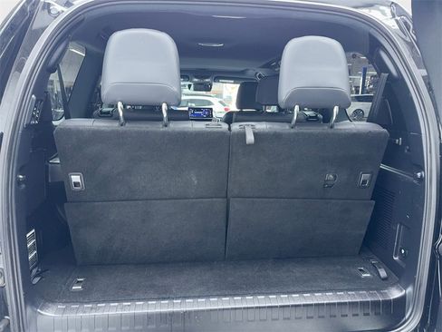 Used 2023 Lexus GX 460 Premium w/ Accessory Package image 12