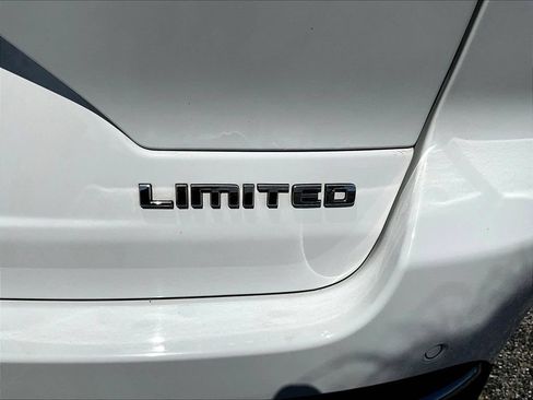 Used 2023 Jeep Grand Cherokee Limited AWD/4WD image 28