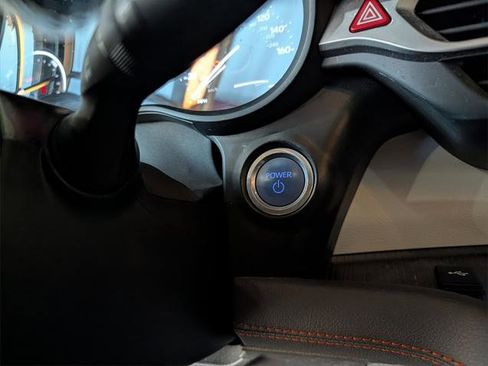 Certified 2024 Toyota Sienna XSE image 28