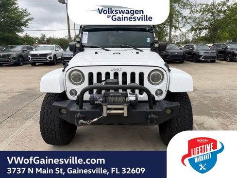 Used 2015 Jeep Wrangler Unlimited Sahara w/ Connectivity Group AWD/4WD image 2
